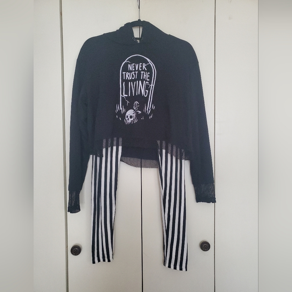BlackCraft Black Hoodie with Tombstone Classic Graphic "Never Trust The Living" - Picture 14 of 14